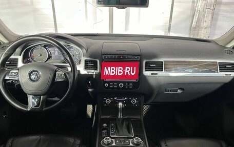 Volkswagen Touareg III, 2015 год, 2 690 000 рублей, 13 фотография