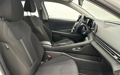 Hyundai Elantra, 2022 год, 2 140 000 рублей, 13 фотография