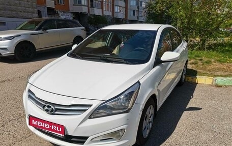 Hyundai Solaris II рестайлинг, 2015 год, 800 000 рублей, 1 фотография