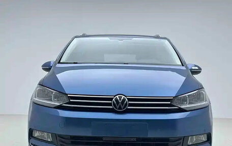 Volkswagen Touran III, 2021 год, 1 377 000 рублей, 6 фотография