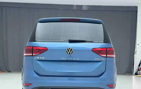 Volkswagen Touran III, 2021 год, 1 377 000 рублей, 3 фотография