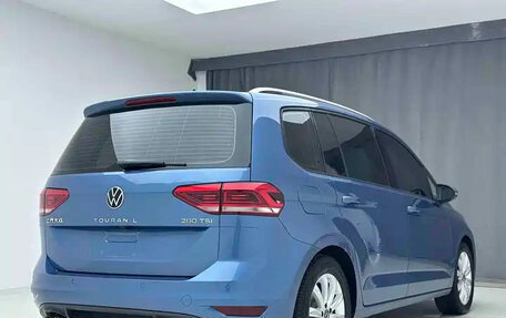 Volkswagen Touran III, 2021 год, 1 377 000 рублей, 4 фотография