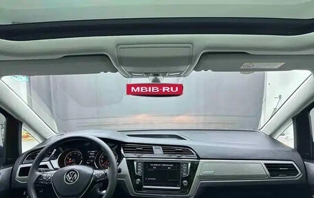 Volkswagen Touran III, 2021 год, 1 377 000 рублей, 8 фотография