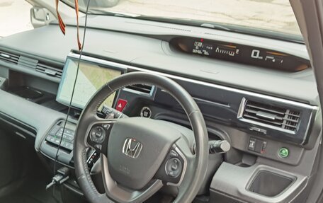 Honda Stepwgn IV, 2019 год, 2 200 000 рублей, 7 фотография