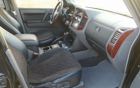 Mitsubishi Montero III, 2003 год, 930 000 рублей, 21 фотография