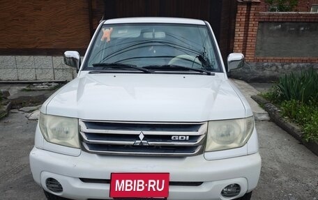 Mitsubishi Pajero iO, 2001 год, 450 000 рублей, 3 фотография