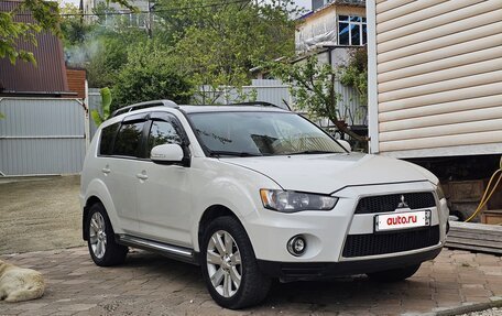 Mitsubishi Outlander III рестайлинг 3, 2010 год, 1 200 000 рублей, 5 фотография