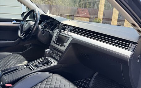 Volkswagen Passat B8 рестайлинг, 2015 год, 1 680 000 рублей, 5 фотография
