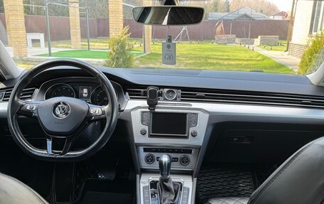 Volkswagen Passat B8 рестайлинг, 2015 год, 1 680 000 рублей, 3 фотография