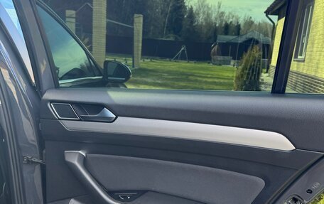 Volkswagen Passat B8 рестайлинг, 2015 год, 1 680 000 рублей, 7 фотография