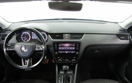 Skoda Octavia, 2018 год, 1 850 000 рублей, 18 фотография