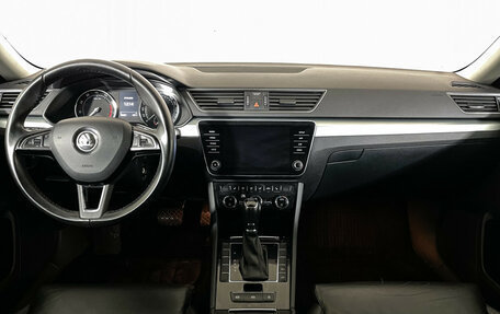 Skoda Superb III рестайлинг, 2018 год, 1 947 000 рублей, 12 фотография