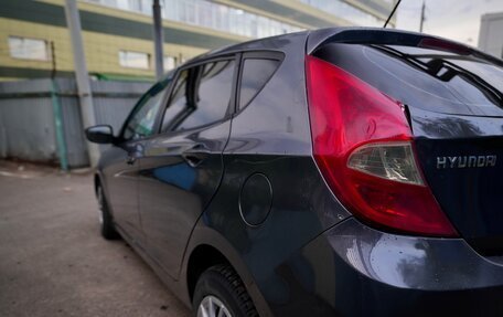 Hyundai Solaris II рестайлинг, 2013 год, 700 000 рублей, 13 фотография