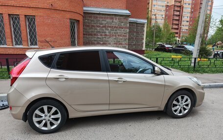Hyundai Solaris II рестайлинг, 2012 год, 750 000 рублей, 1 фотография