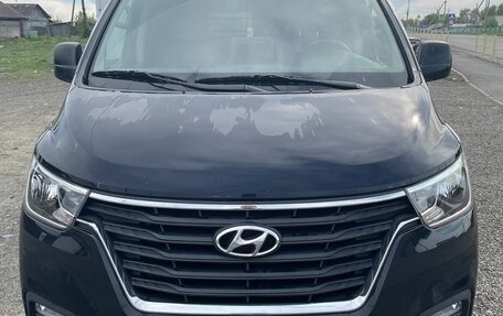 Hyundai Grand Starex Grand Starex I рестайлинг 2, 2020 год, 4 500 000 рублей, 1 фотография