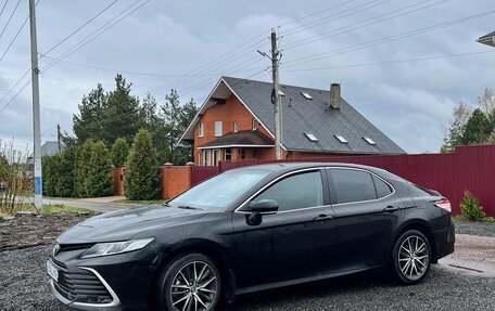 Toyota Camry, 2021 год, 2 400 000 рублей, 5 фотография