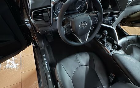 Toyota Camry, 2021 год, 2 400 000 рублей, 6 фотография