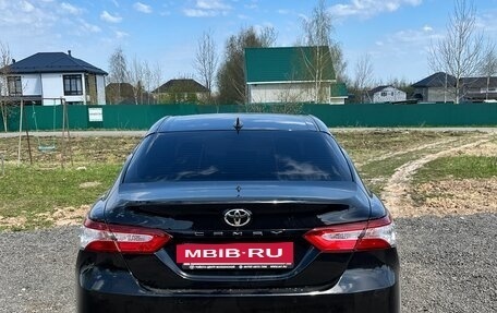 Toyota Camry, 2021 год, 2 400 000 рублей, 3 фотография