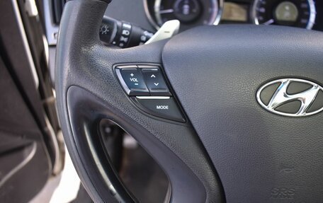 Hyundai Sonata VI, 2011 год, 949 999 рублей, 16 фотография