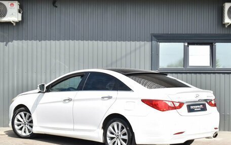 Hyundai Sonata VI, 2011 год, 949 999 рублей, 7 фотография