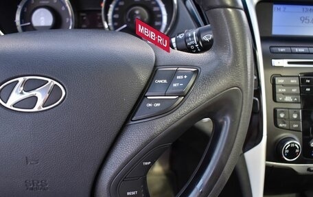 Hyundai Sonata VI, 2011 год, 949 999 рублей, 17 фотография