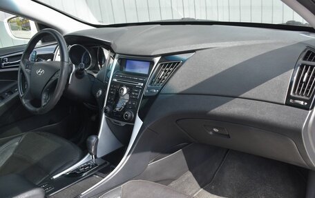 Hyundai Sonata VI, 2011 год, 949 999 рублей, 27 фотография
