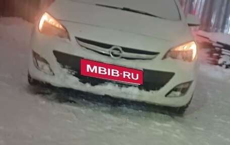 Opel Astra J, 2012 год, 410 000 рублей, 10 фотография