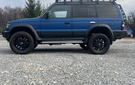 Mitsubishi Pajero III рестайлинг, 1994 год, 1 650 000 рублей, 28 фотография