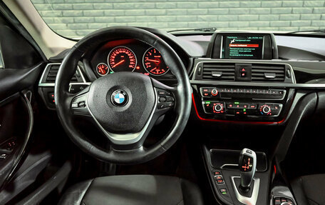 BMW 3 серия, 2018 год, 1 890 000 рублей, 18 фотография