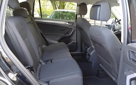 Volkswagen Tiguan II, 2022 год, 2 432 000 рублей, 6 фотография