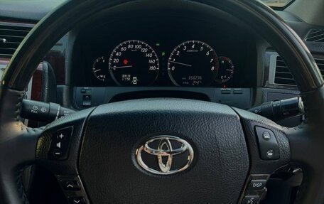 Toyota Crown Majesta, 2005 год, 1 400 000 рублей, 13 фотография