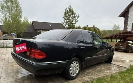 Mercedes-Benz E-Класс, 1998 год, 250 000 рублей, 3 фотография