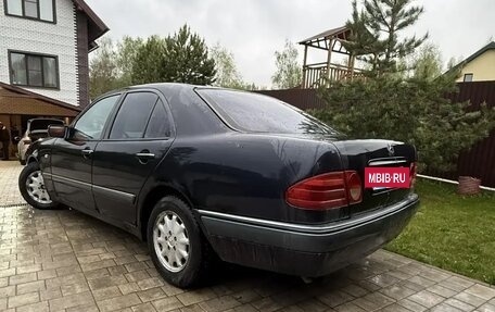 Mercedes-Benz E-Класс, 1998 год, 250 000 рублей, 4 фотография