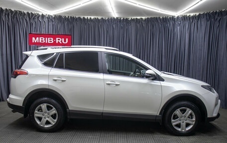 Toyota RAV4, 2018 год, 2 298 000 рублей, 4 фотография