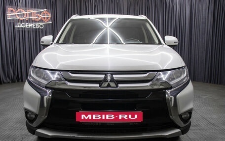 Mitsubishi Outlander III рестайлинг 3, 2015 год, 1 598 000 рублей, 2 фотография