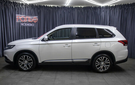 Mitsubishi Outlander III рестайлинг 3, 2015 год, 1 598 000 рублей, 8 фотография