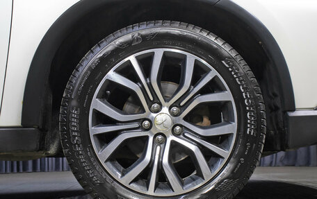 Mitsubishi Outlander III рестайлинг 3, 2015 год, 1 598 000 рублей, 18 фотография