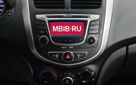 Hyundai Solaris II рестайлинг, 2012 год, 920 000 рублей, 15 фотография