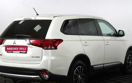 Mitsubishi Outlander III рестайлинг 3, 2015 год, 1 500 000 рублей, 6 фотография