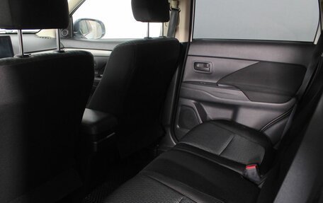 Mitsubishi Outlander III рестайлинг 3, 2015 год, 1 500 000 рублей, 11 фотография