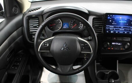 Mitsubishi Outlander III рестайлинг 3, 2015 год, 1 500 000 рублей, 17 фотография