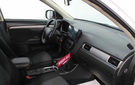 Mitsubishi Outlander III рестайлинг 3, 2015 год, 1 500 000 рублей, 13 фотография