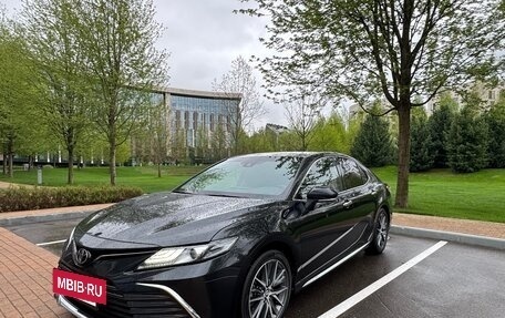 Toyota Camry, 2023 год, 3 390 000 рублей, 5 фотография
