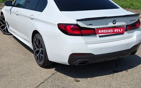 BMW 5 серия, 2021 год, 5 900 000 рублей, 2 фотография
