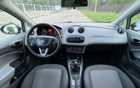 SEAT Ibiza IV рестайлинг 2, 2008 год, 400 000 рублей, 13 фотография