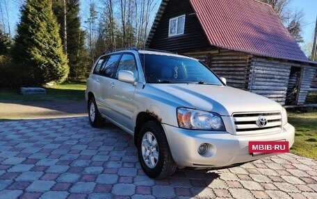 Toyota Highlander III, 2005 год, 800 000 рублей, 2 фотография