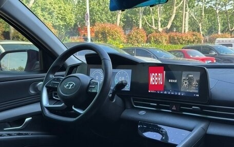 Hyundai Elantra, 2023 год, 1 850 000 рублей, 7 фотография