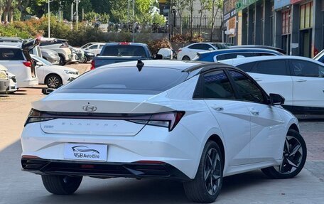 Hyundai Elantra, 2023 год, 1 850 000 рублей, 12 фотография