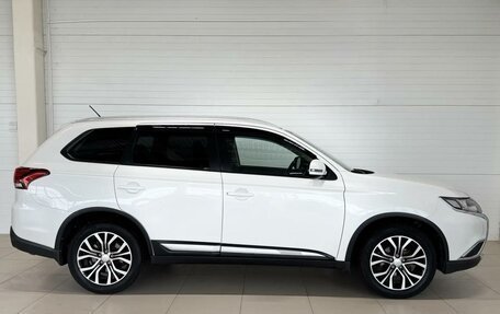 Mitsubishi Outlander III рестайлинг 3, 2015 год, 1 990 000 рублей, 5 фотография
