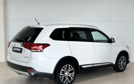 Mitsubishi Outlander III рестайлинг 3, 2015 год, 1 990 000 рублей, 6 фотография